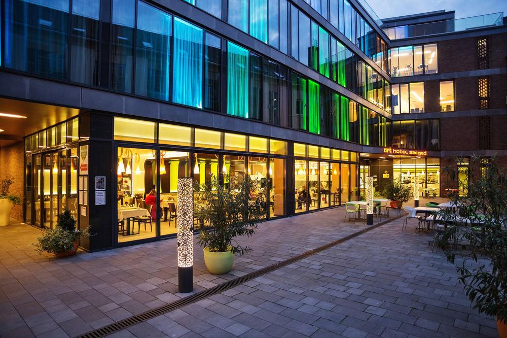 Art Hotel Szeged Bagian luar foto