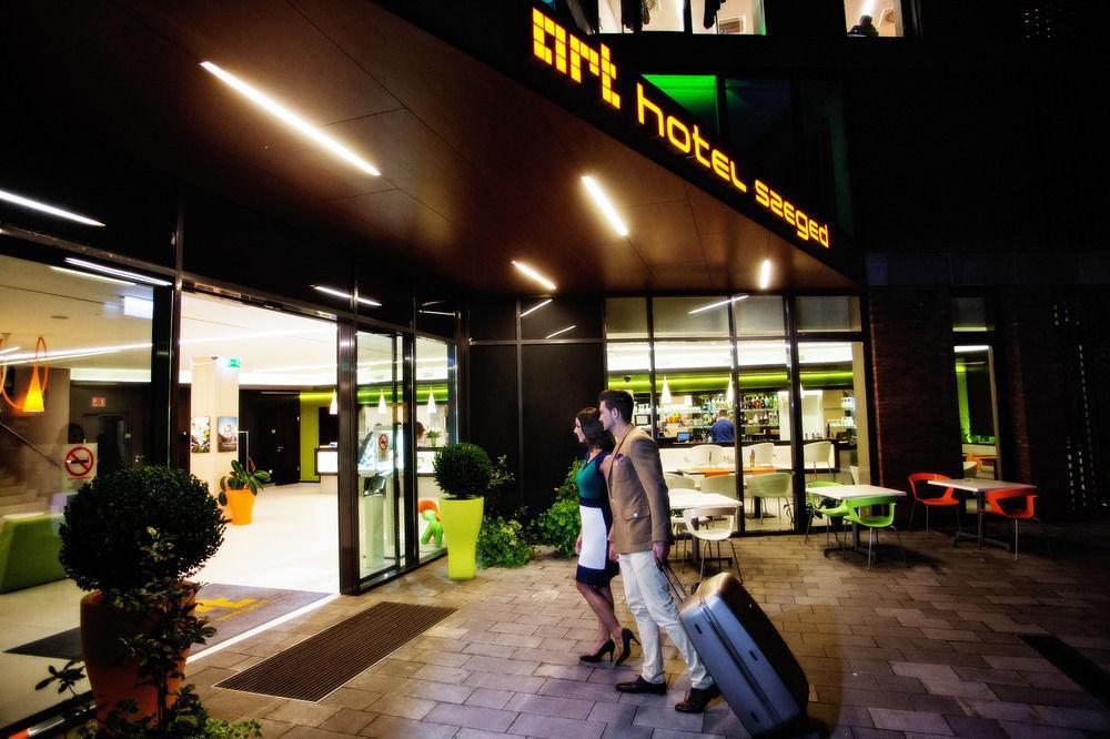 Art Hotel Szeged Bagian luar foto